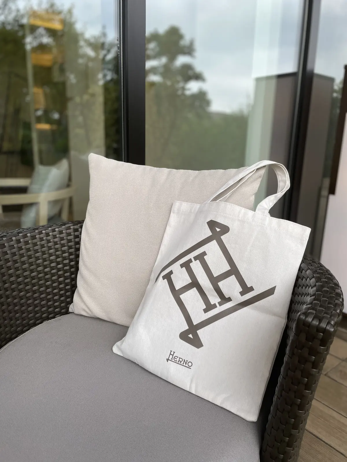 エクラ10月号付録 「HERNO(ヘルノの画像_1