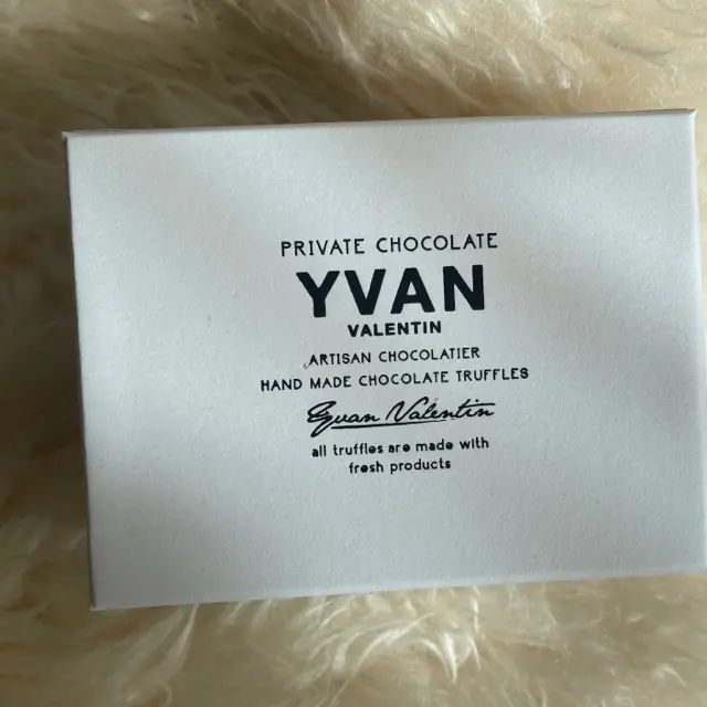 ディオールの新・リップ マキシマイザー012を唇に塗った時の色味