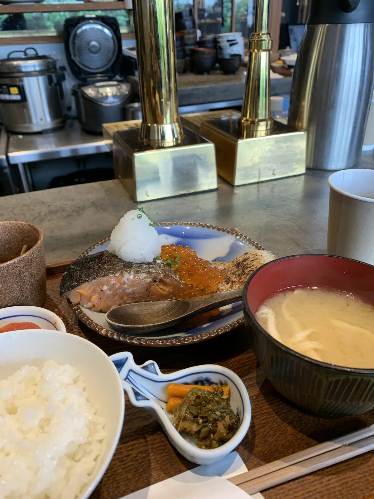 下北六角名物の銀鮭イクラ定食