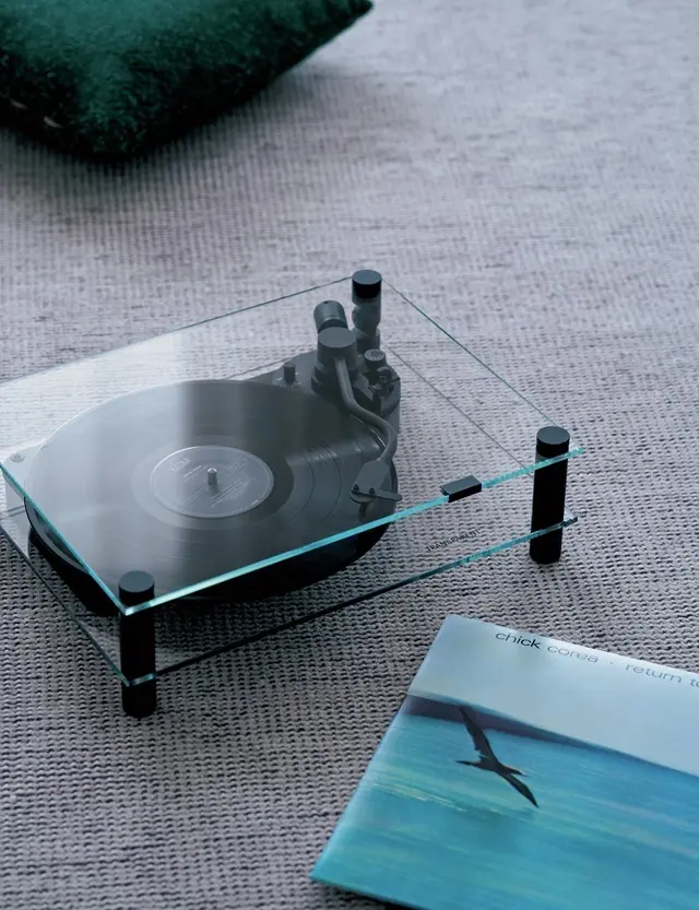 ターンテーブル¥190,300／ネイビーズ（トランスペアレント）