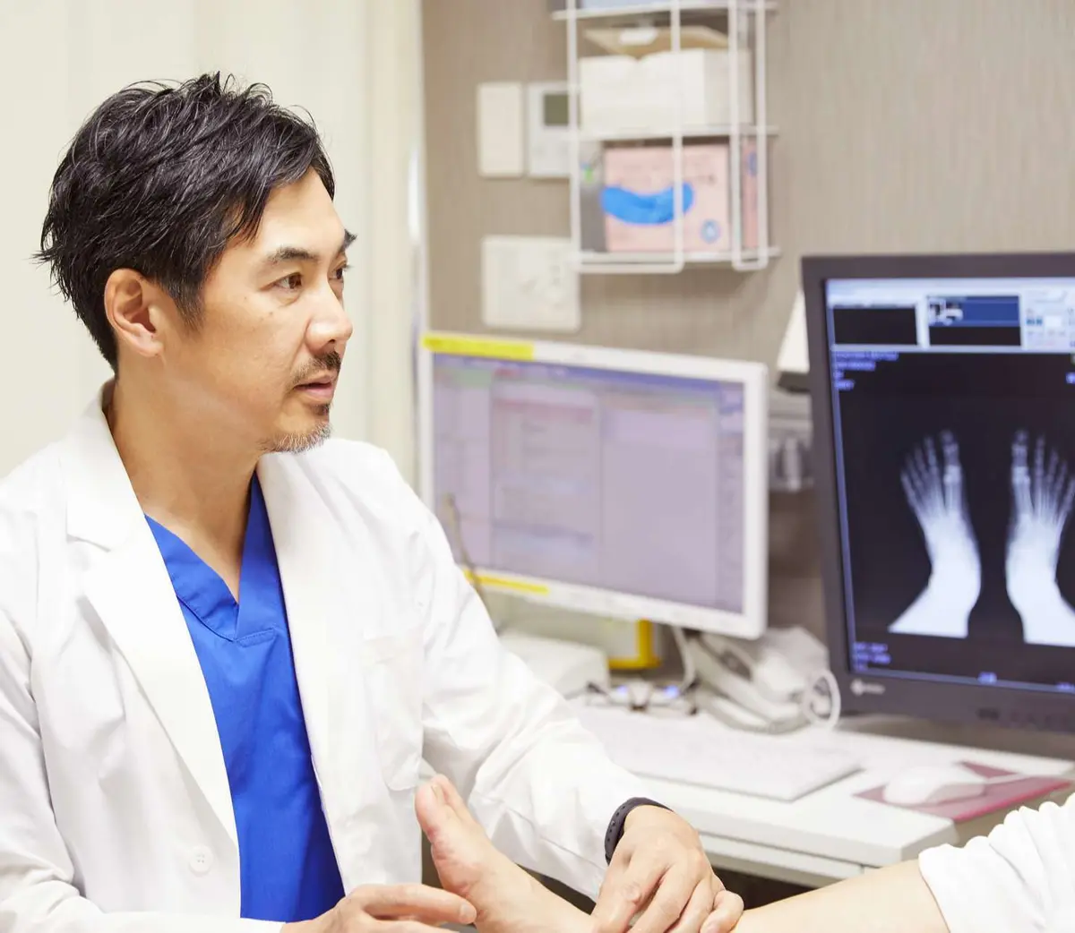 どこに相談したらよいのかわからない足のトラブル。足の専門病院で診察を受けるという選択肢も。