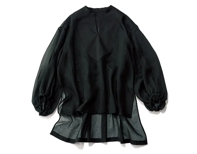 ADOREの黒ブラウス