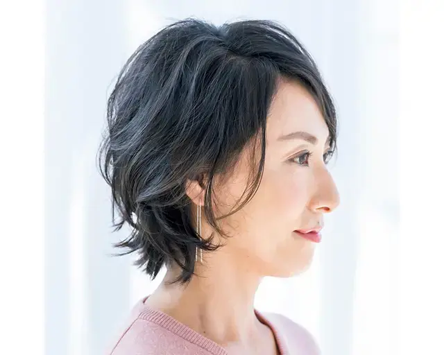 自然とボリューム感をUPする“うねり髪×パーマ”