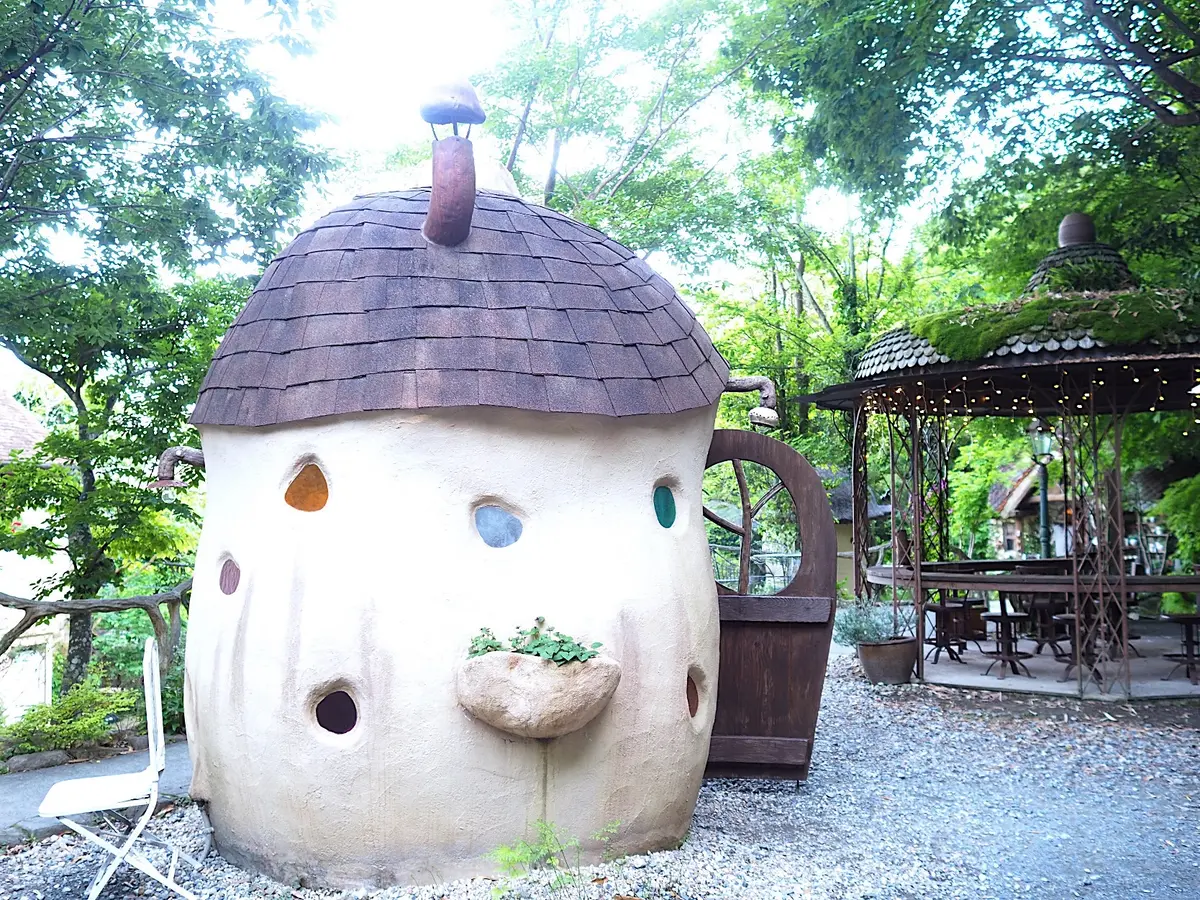 ぬくもりの森工房でひとつひとつ作られたきのこのおうち