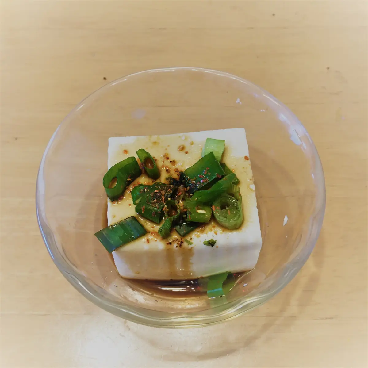 温奴に七味唐辛子