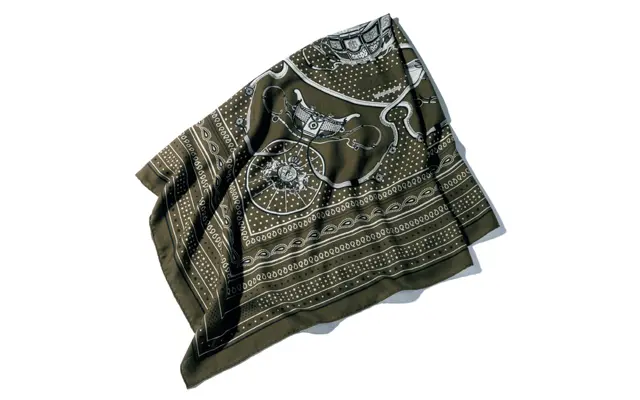 【HERMÈS】「カレジェアン」ストール