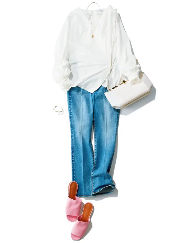 フェミニントップス×デニムのコーデ