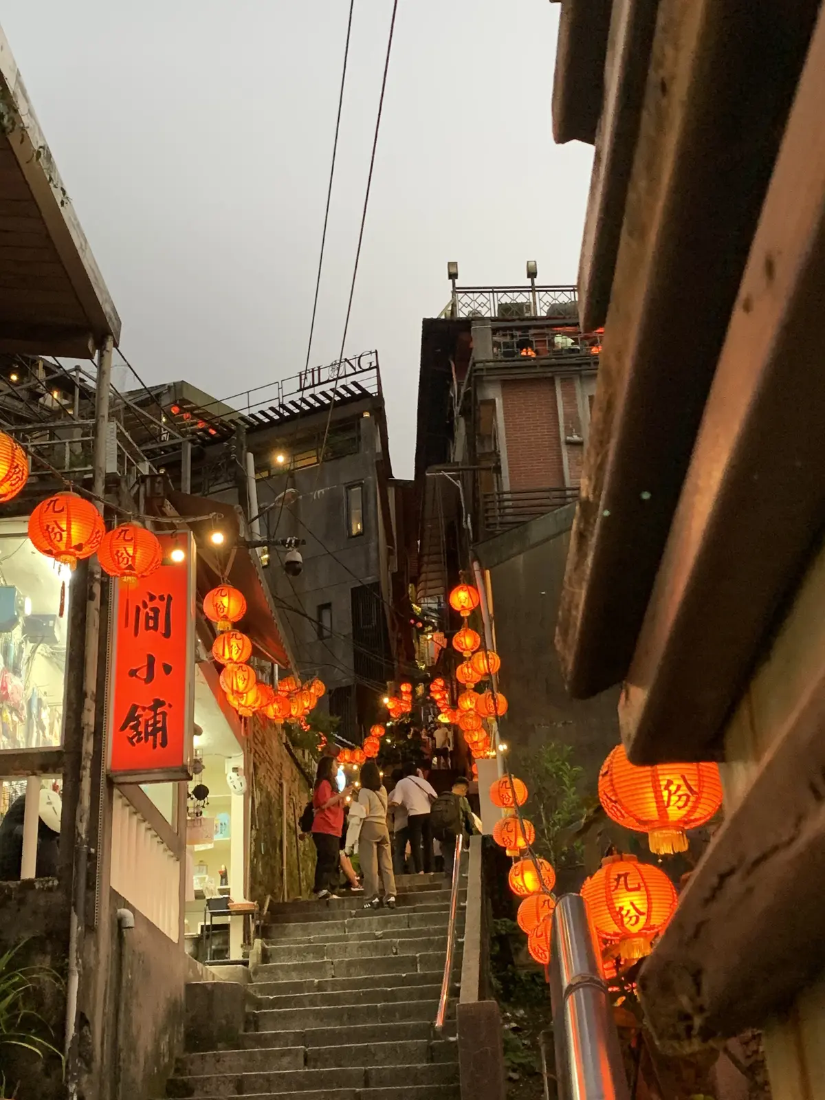 九份の階段と提灯