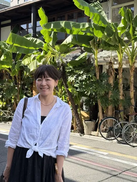 「ユニクロの白シャツで楽しむ、京都カフェの画像_1