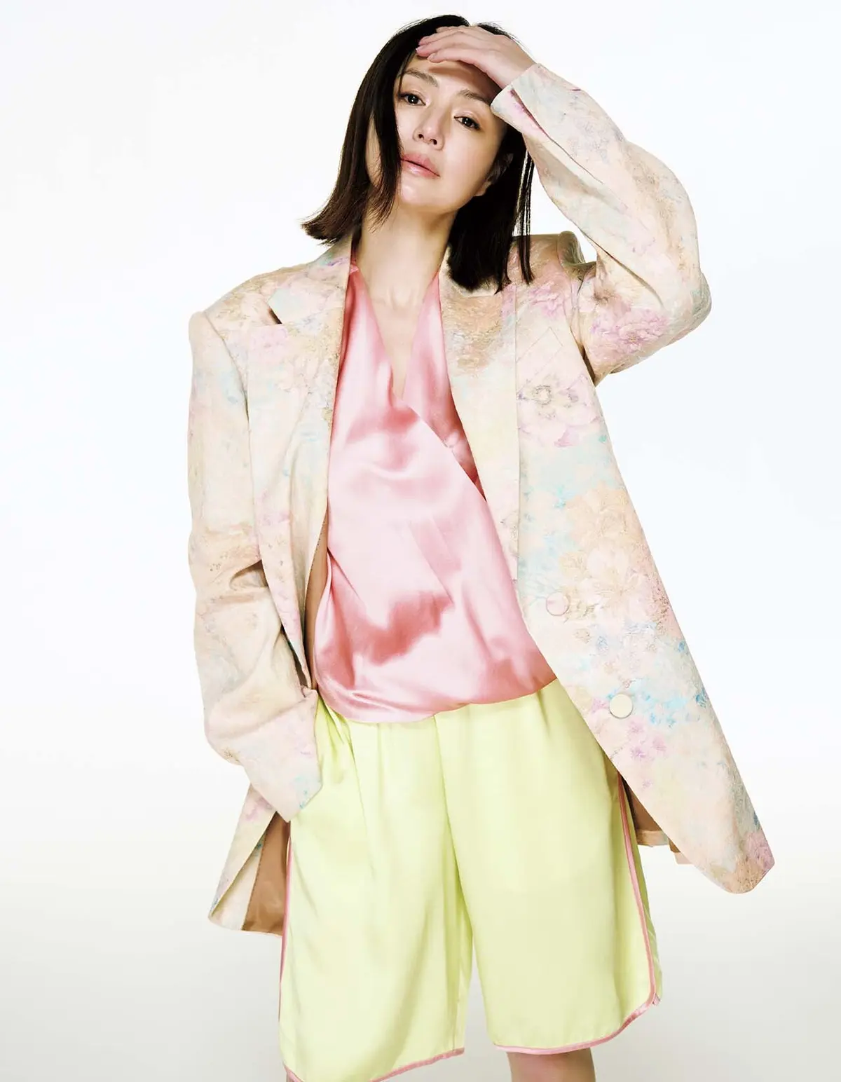 ドリス ヴァン ノッテンのアイテムでコーディネートした井川遥さん