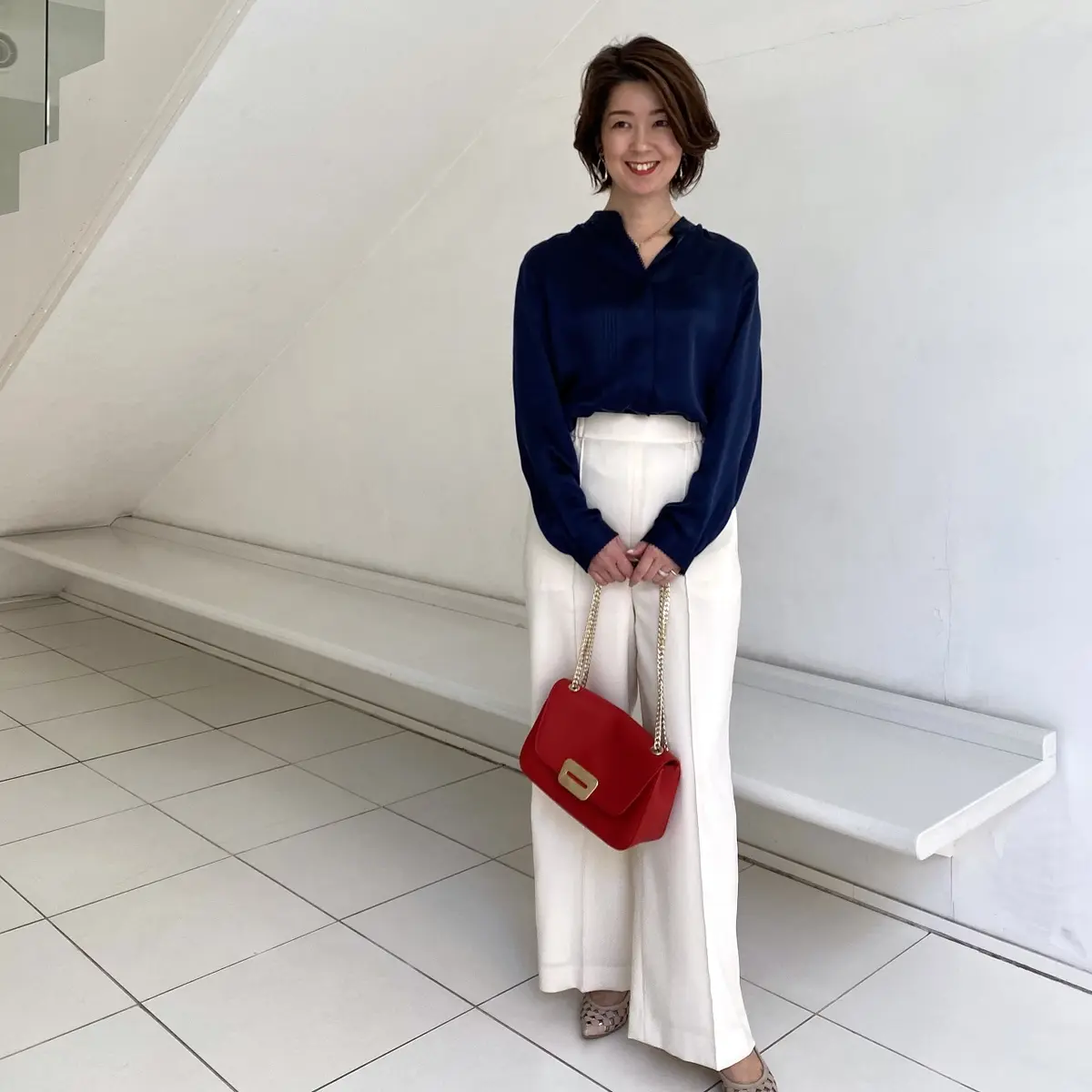 ネイビーのツヤ感＋赤で大人のトリコロールの画像_1