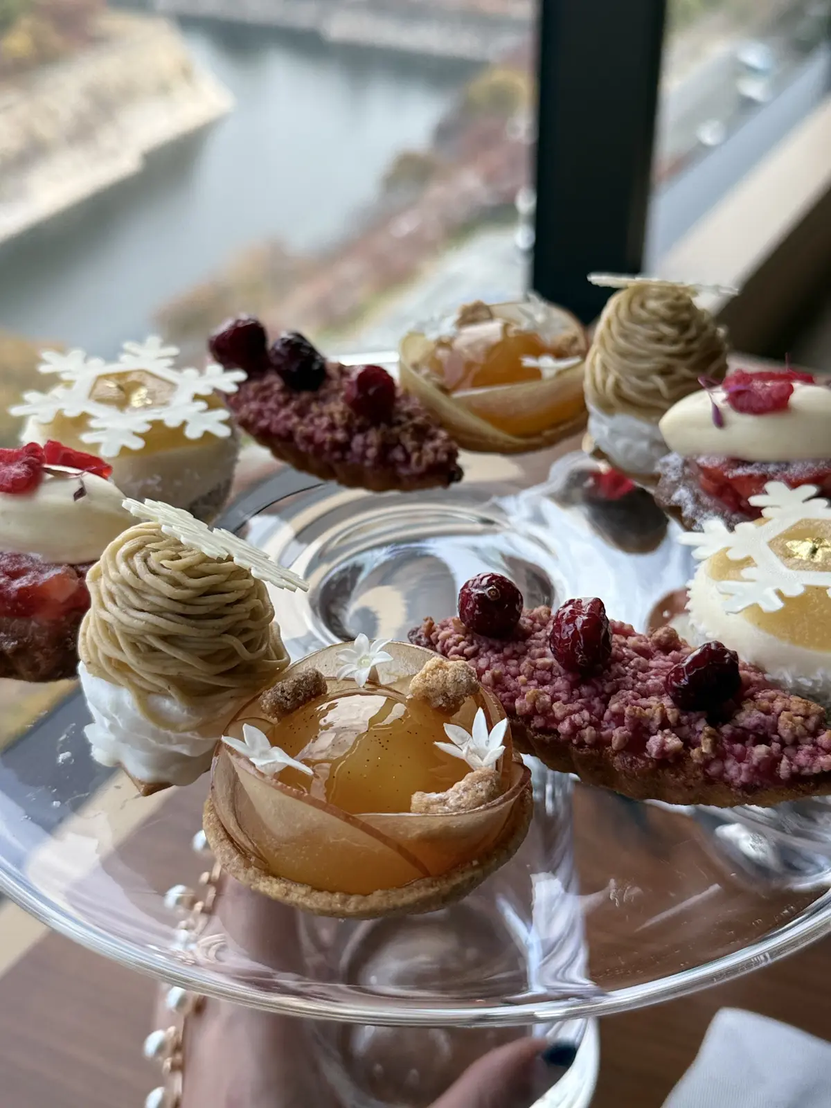 大阪　大阪城　ホテル　パティーナ大阪　にじり　nijiri  アフタヌーンティー　スノーシンフォニーアフタヌーンティー　紅葉　大阪グルメ　大阪カフェ　大阪観光　ラグジュアリーホテル　女子会.  SONATA BAR & LOUNGE 　BAR 