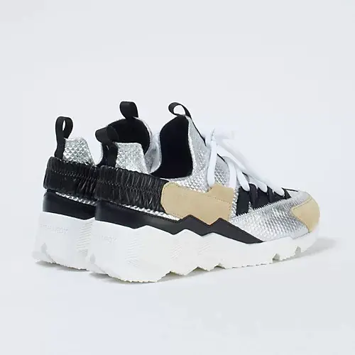 万能カーディガンや名品シューズ、最旬シルの画像_9