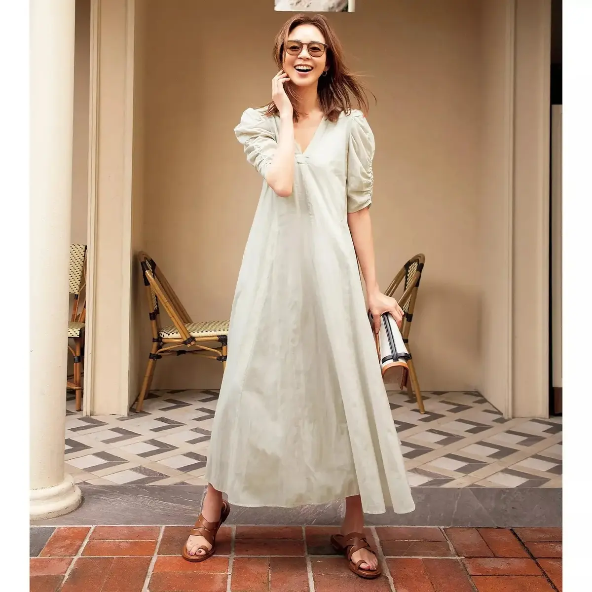 50代、夏の旅行に持っていくなら、このワンピース！おしゃれな旅スタイル14選