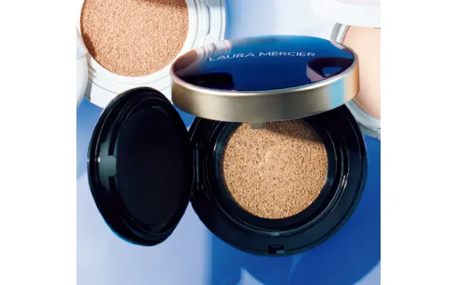 ローラ メルシエのフローレス ルミエール ラディアンス パーフェクティング クッション SPF50・PA+++