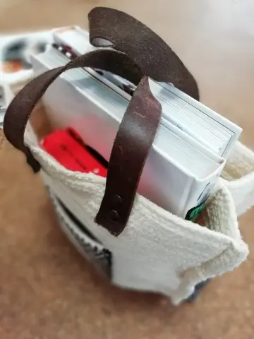 息子用裂き織りバッグ。彼にかかると容赦なく荷物が詰め込まれます。