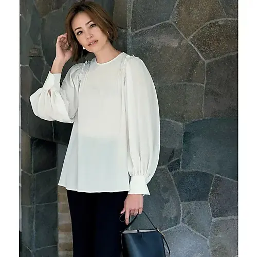 Col Pierrot×eclat フリル使いブラウス ￥37,400