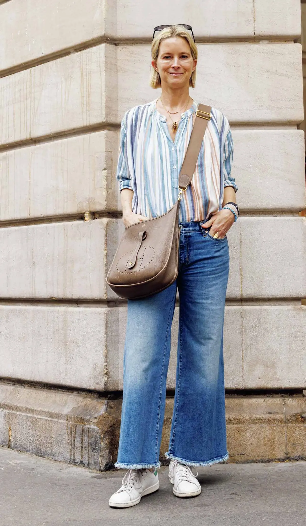 ジュリア 不動産関係／パリ