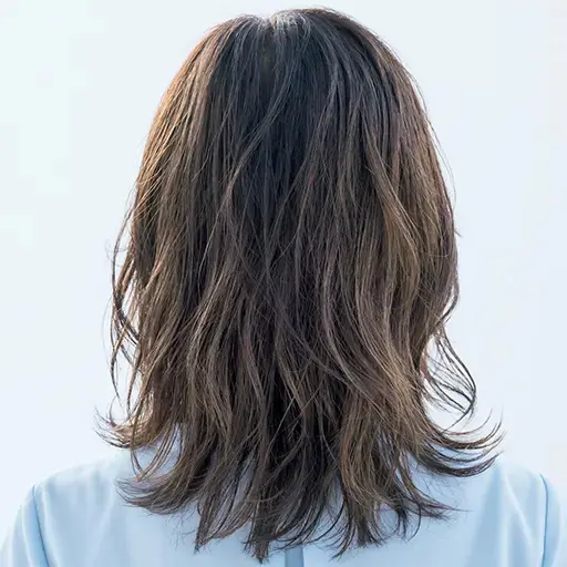 さりげない動きを演出！“レイヤー×パーマミディアム”