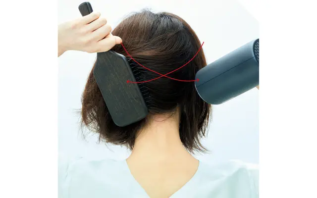 《4》忘れがちな後頭部＆襟足も左右ドライで生えグセをカバー