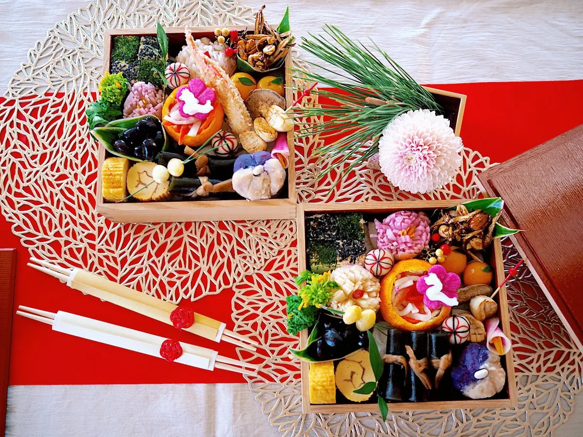 おせち料理の数々が並んでいると幸せな気分に♡