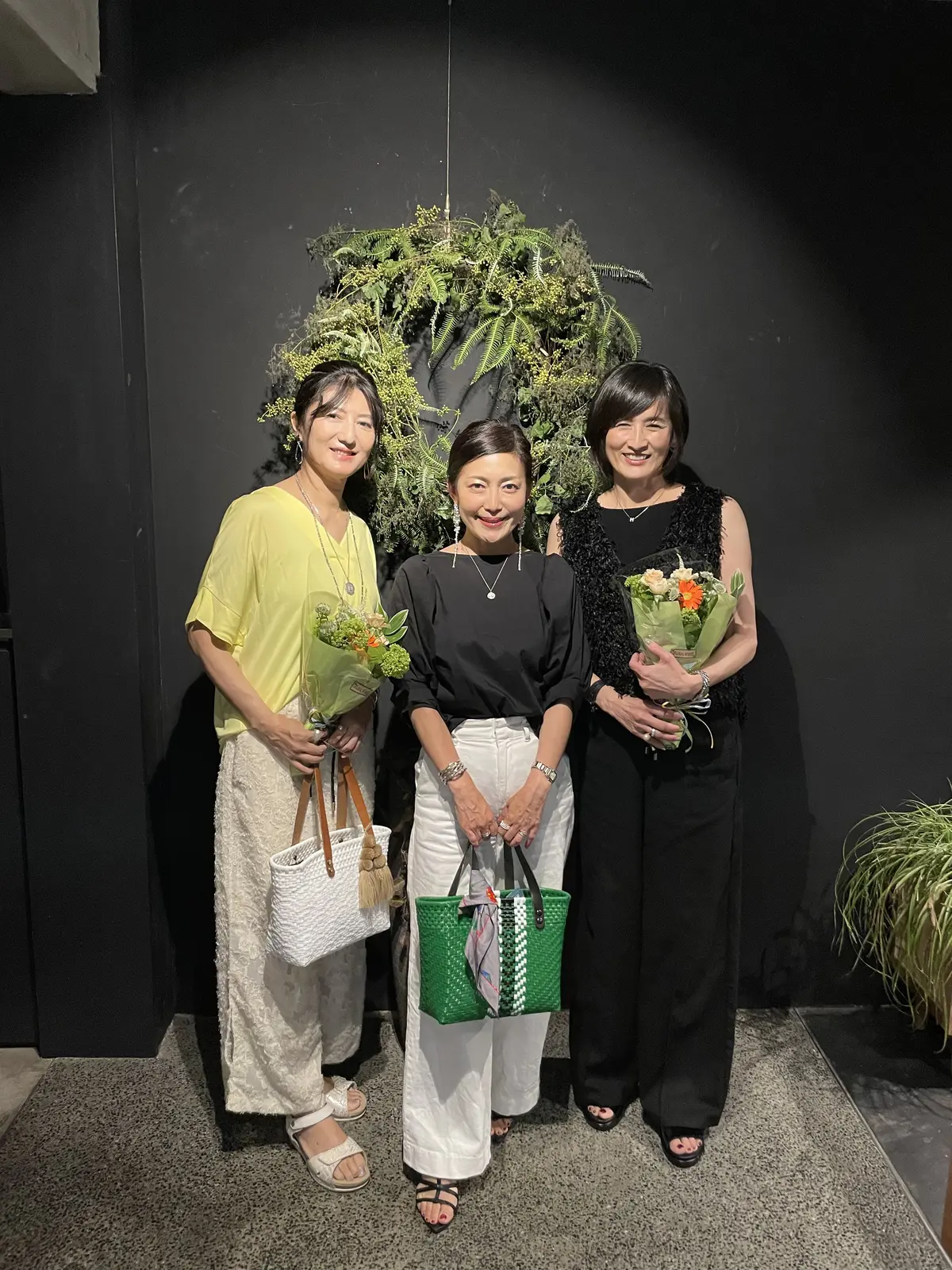 UNIQLOのホワイトデニムで華組同期ラの画像_3