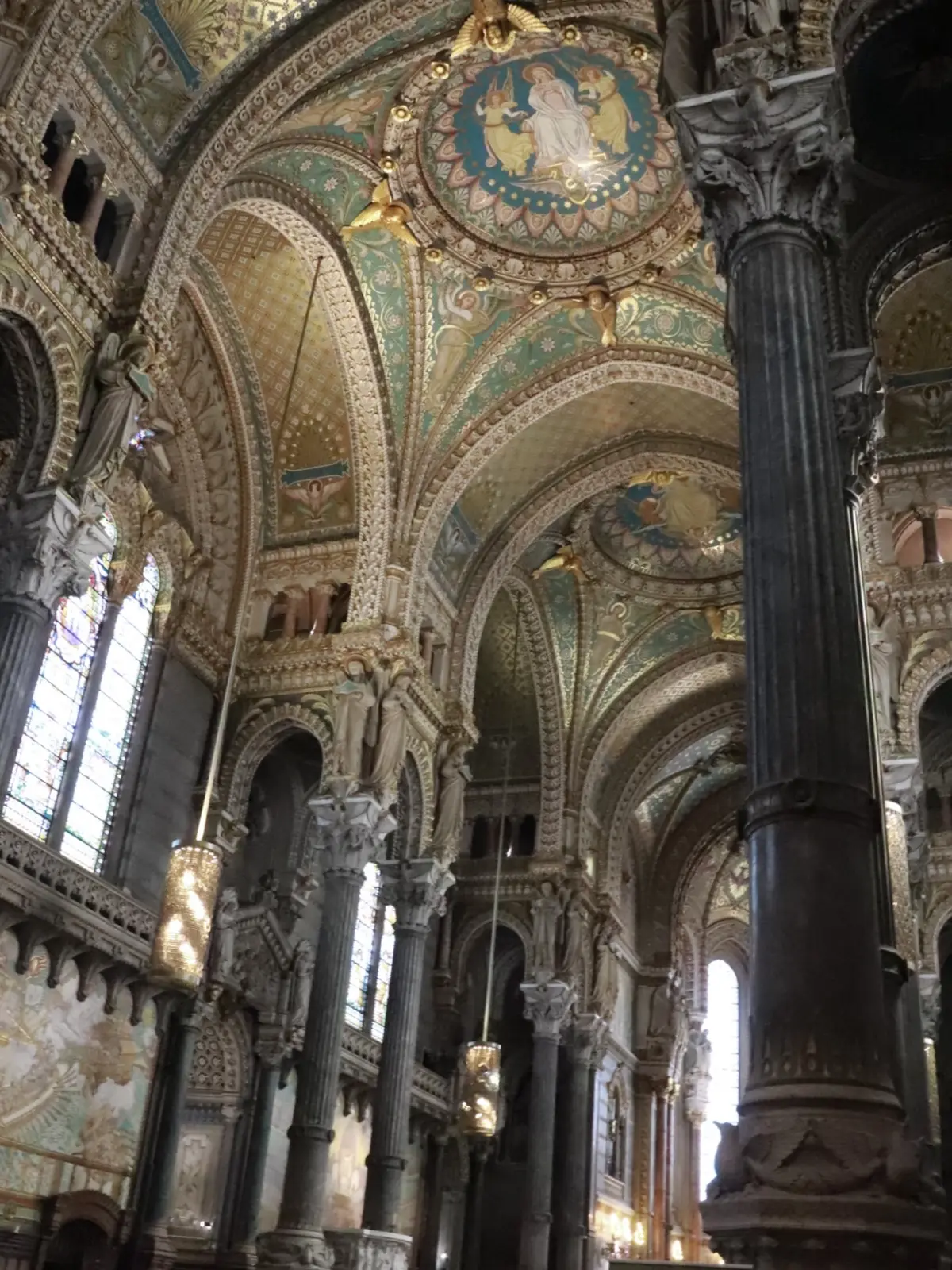 フランス　リヨン　一日観光　ノートルダム・ド・フルヴィエール大聖堂