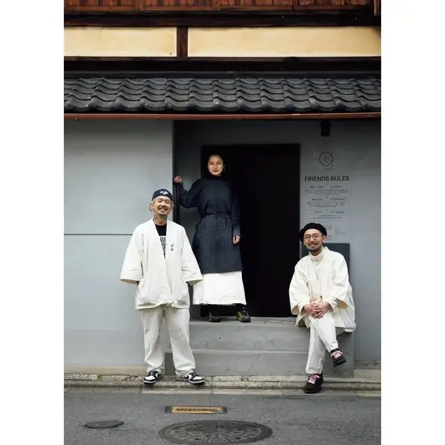 かつて『エースホテル京都』でビバレッジマネージャー、バーテンダー、サービススタッフとしてともに働いていた3人がオープン