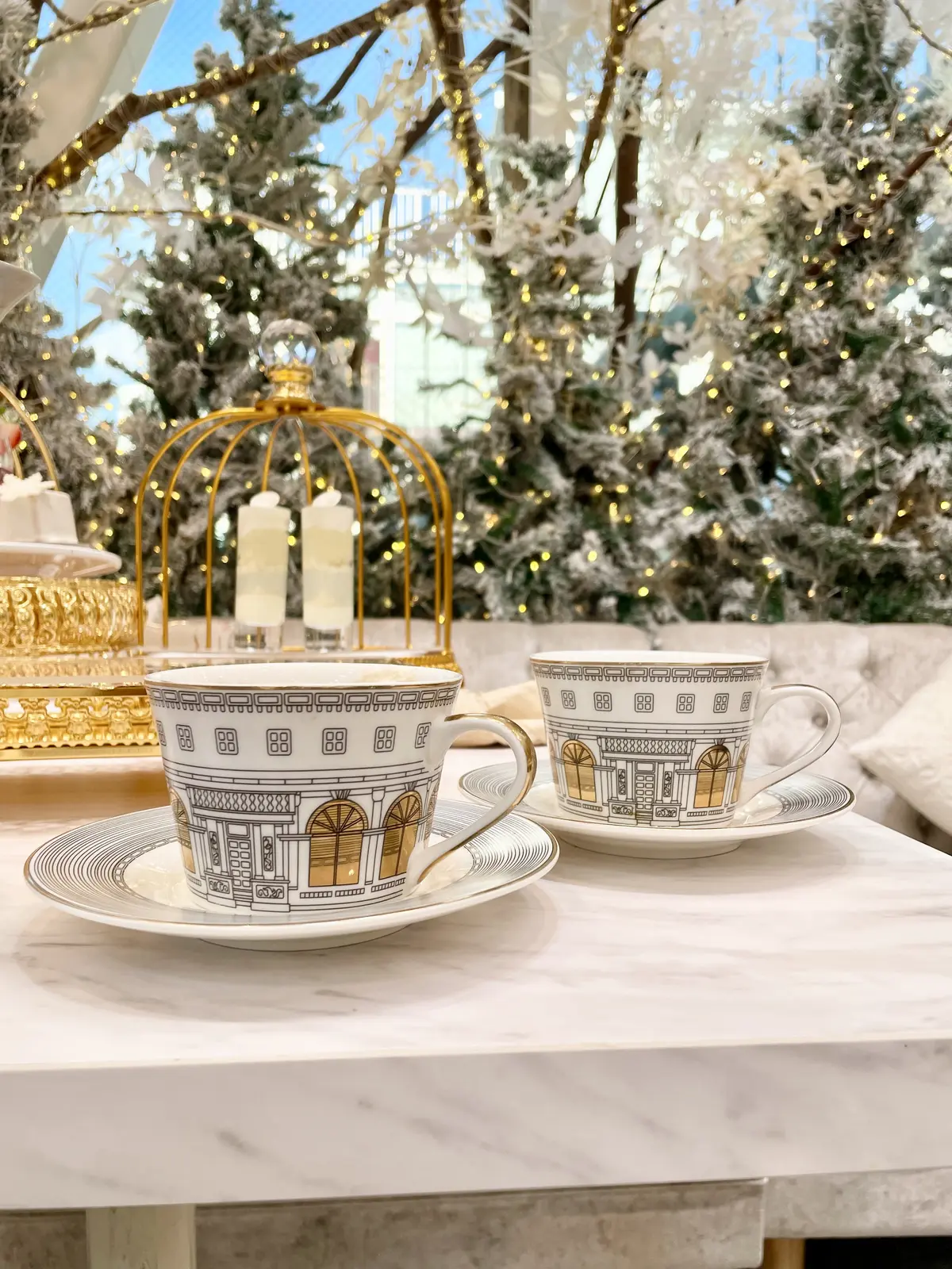 パフェ、ポワール、オパリス、雪の結晶、チョコレート、ホワイトチョコ、リンクコーデ、ホワイトコーデ、ホワイトリンクコーデ、女子会、ランチ、ツーショット、記念写真、期間限定、期間限定アフタヌーンティー、HAUTE COUTURE CAFE、HAUTE COUTURE CAFE表参道、オートクチュールカフェ、オートクチュールカフェ表参道、表参道、アフタヌーンティー、ホワイト、店内、内装、クリスマスツリー、アフタヌーンティー、お洒落アフヌン、アフヌン、白、ホワイト、白ワンピース、ホワイトワンピース、冬ワンピース、冬服、冬服コーデ、冬コーデ、冬ワンピ、ツイード、ツイードワンピース、ツイードワンピ、可愛いワンピース、お洒落ワンピ、ボブ、ロングヘア、ボブヘア、前髪、ふんわりヘア、ゆる巻き、ゆる巻きヘア、パフェ、洋梨、ソルベ、雪景色、白銀の世界、スイーツ、ムース