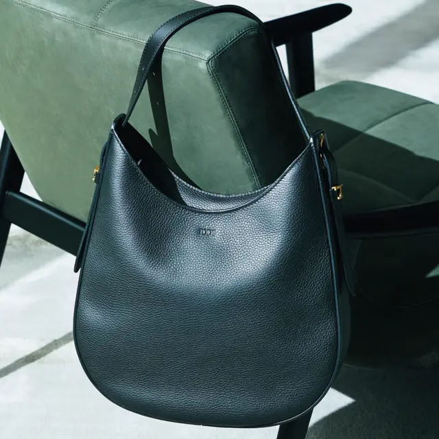 ショルダーバッグ×パテントサイドゴアブーツ