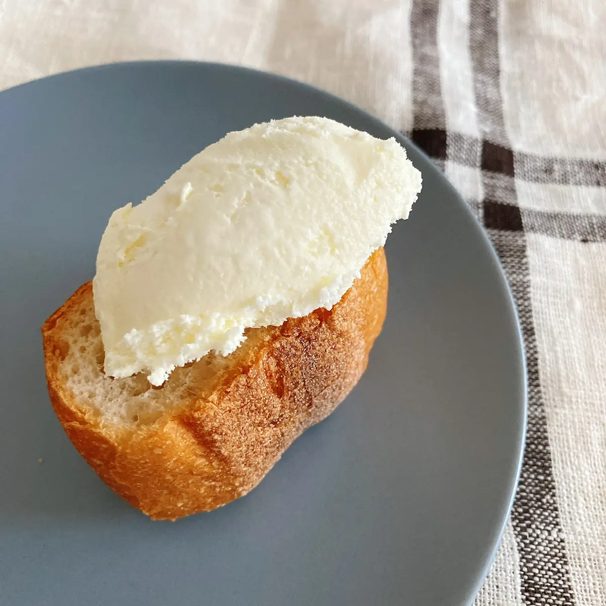 フランスパンに、バニラアイスとかバジルキの画像_3