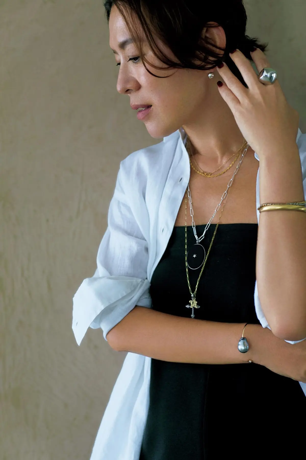 イメージは、スペインの夜。 シャツを脱いだらぐっとつややかに