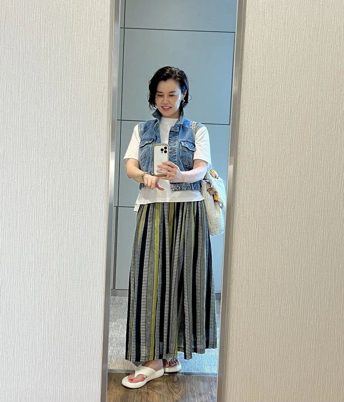 デニムベストがコーデに新鮮な風を運んできの画像_6