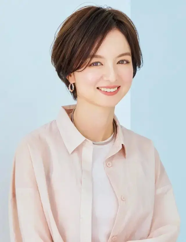 白髪をボカすカラーで若見えショート