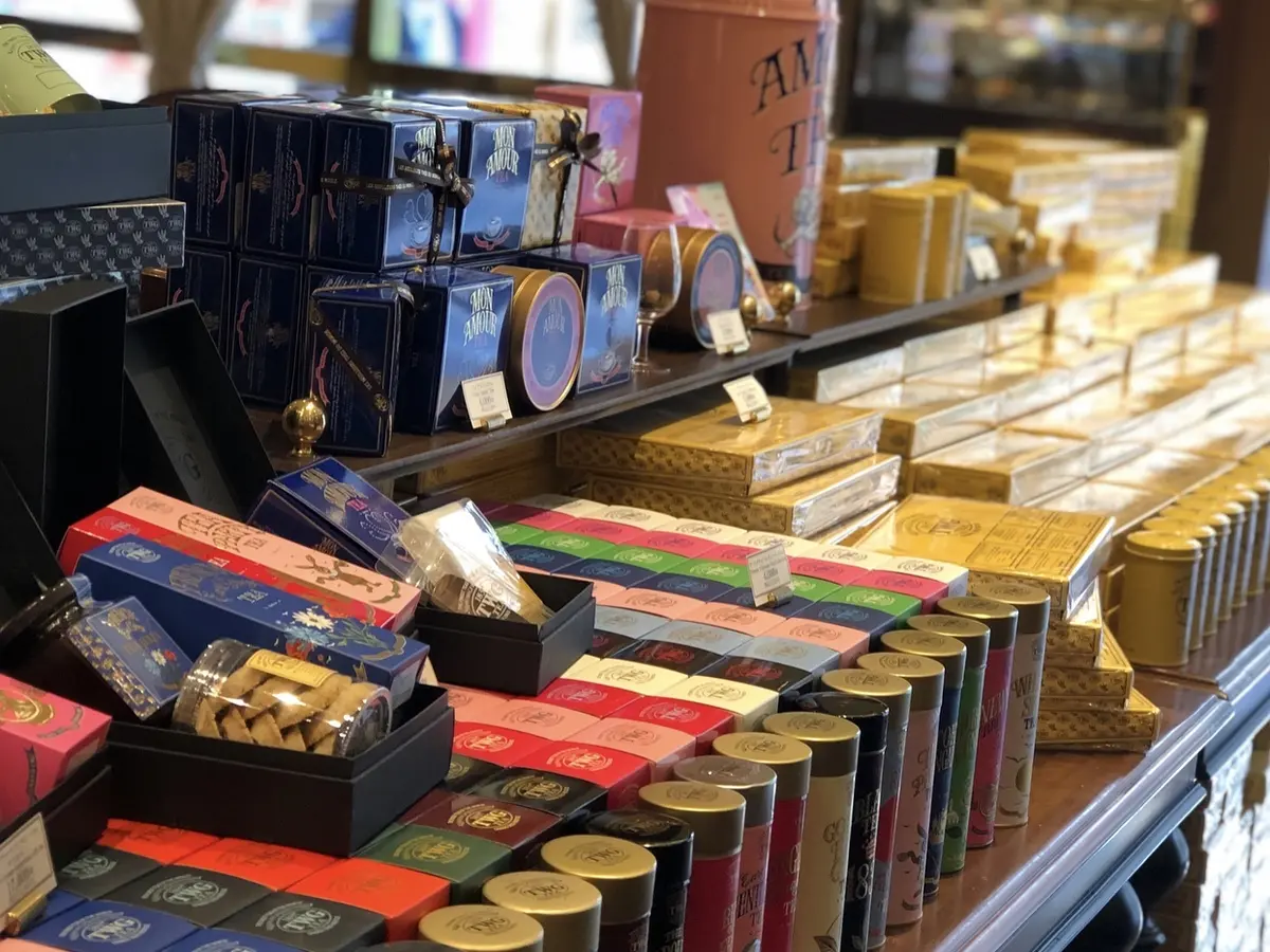 花柄ワンピ＆かごbagで、TWGカフェ☕の画像_1