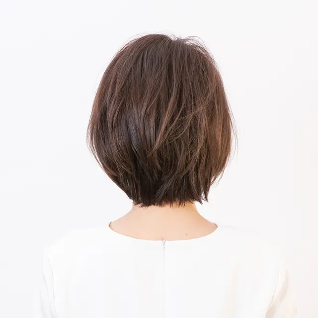 ひし形ボブで小顔効果と動きのあるスタイルに