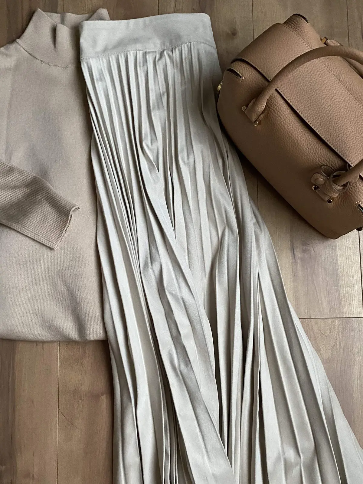 春はクリーム系で柔らかな印象に。の画像_2