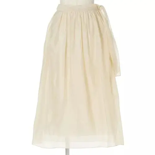 村山佳世子×LOEFF シアータフタスカート