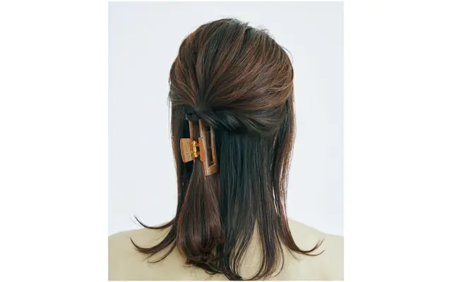 ヘアクリップでとめるだけ！