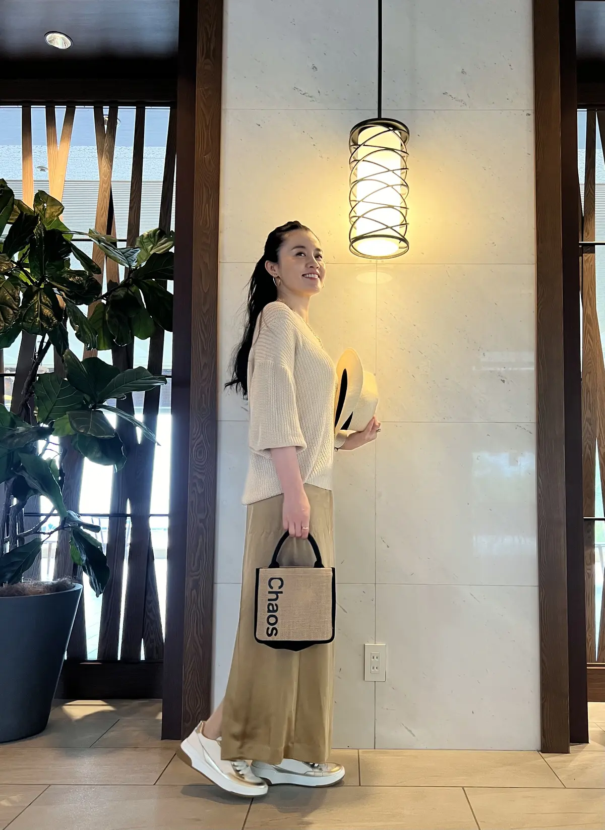 優しい印象を与えてくれる ベージュのワンの画像_3