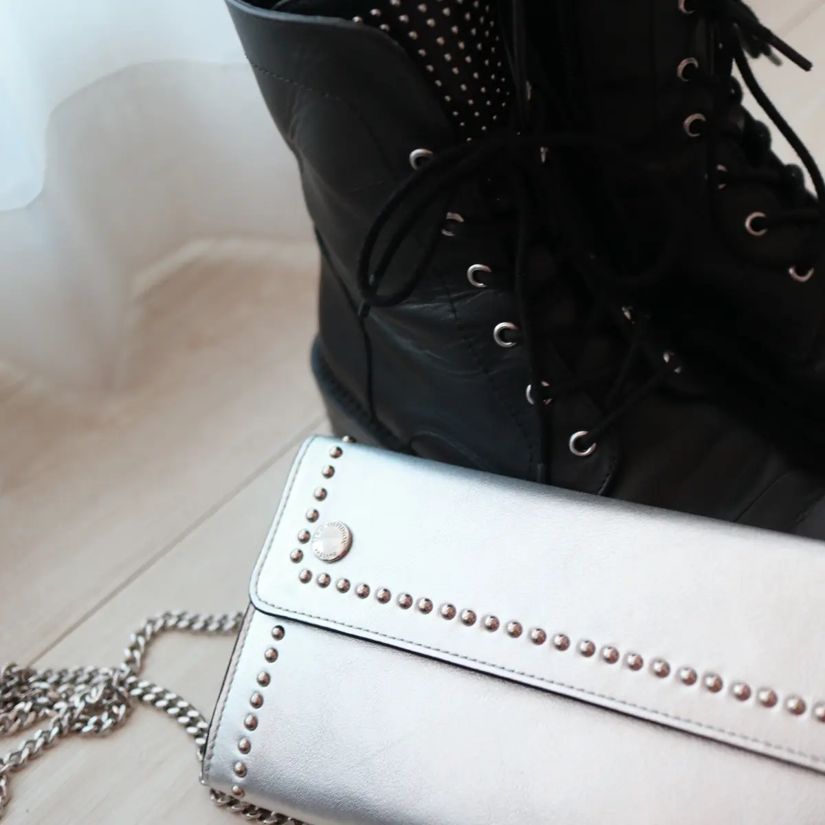 大活躍♪ ZARAのレースアップブーツの画像_3