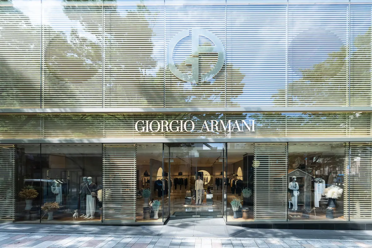 ジョルジオ アルマーニ表参道店　外観