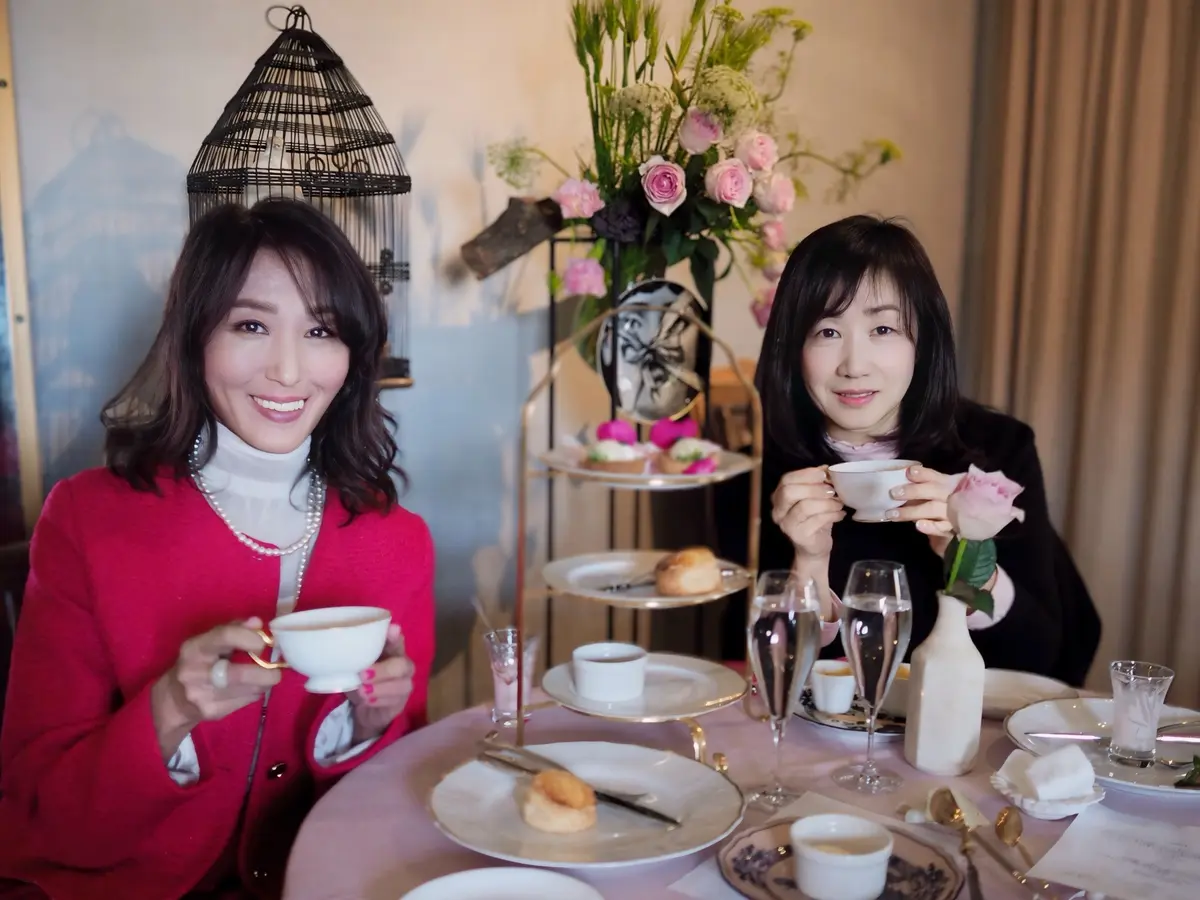 上下赤のZARAコーデで、BDay Afの画像_17