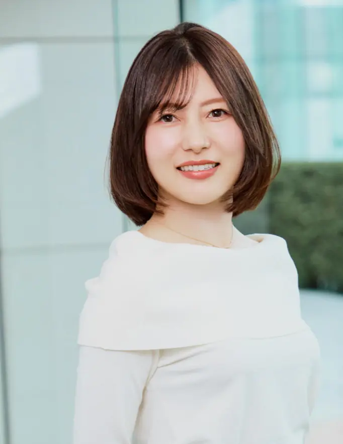 Webエクラ 前から見たボブヘアスタイル