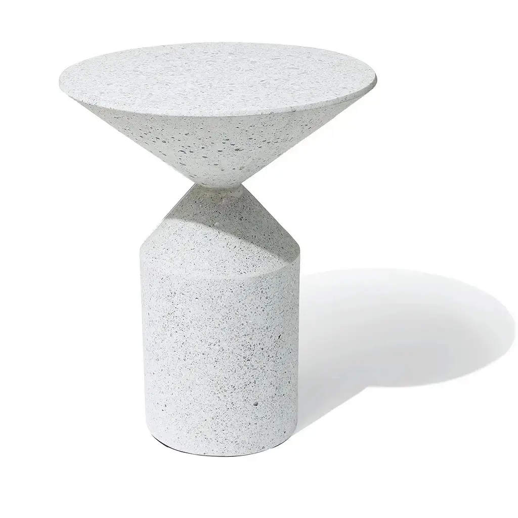 アルフレックスのコーヒーテーブル「キーストーン」