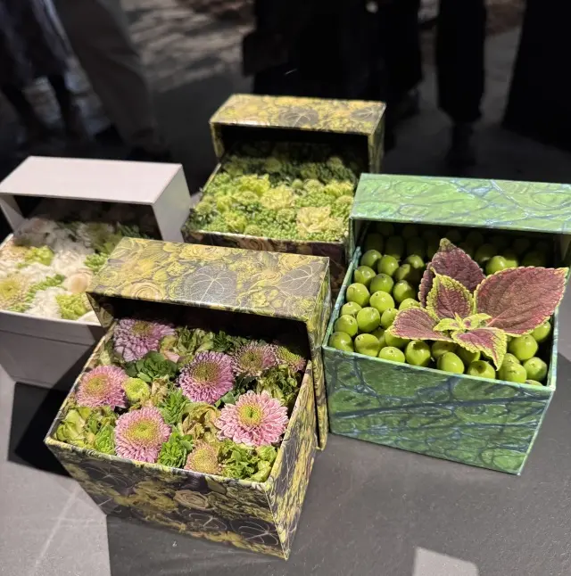 ニコライバーグマンフラワーボックス