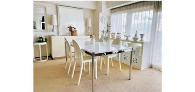 ダイニングは明るく 清潔感あふれる白の世界！