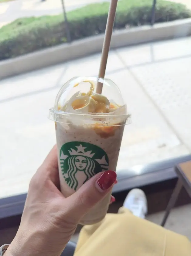 スタバ　キャラメルフラペチーノ