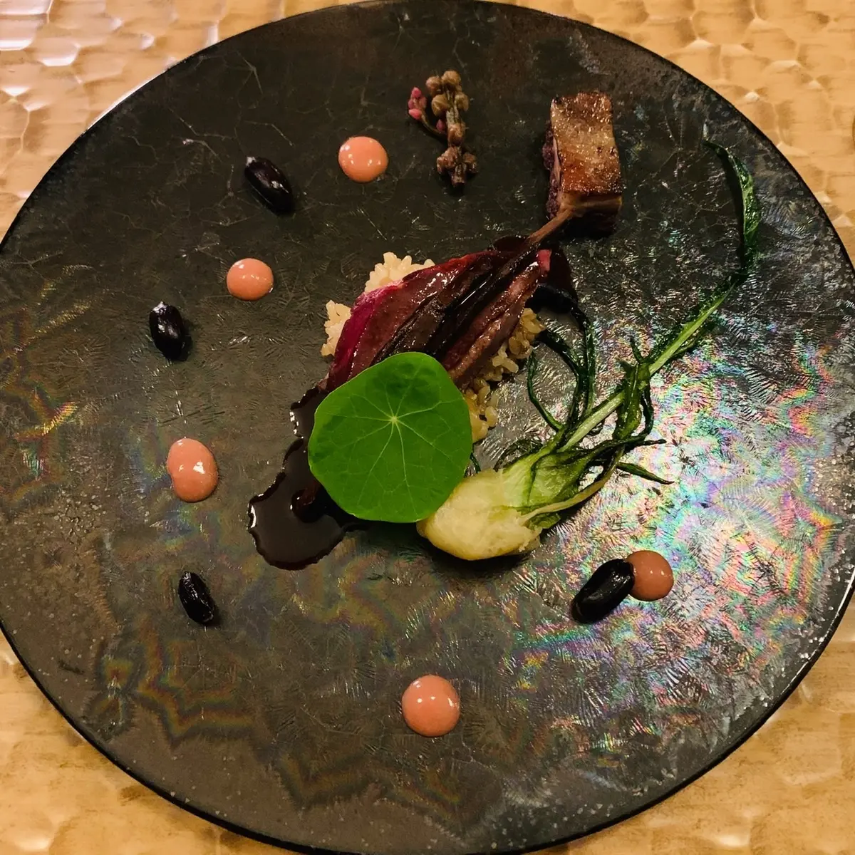 鴨と黒ゴボウと酸味のグァバ