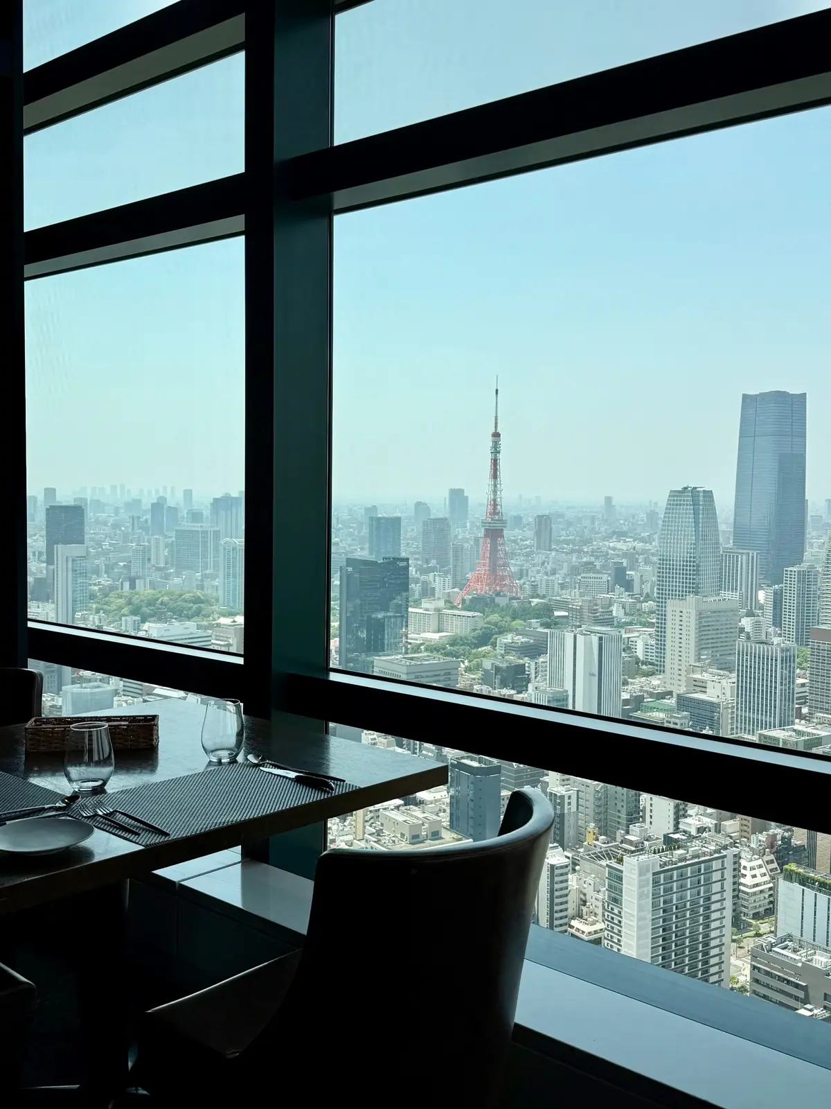 Prime42 steakhouse & sky bar店内からの眺め、東京タワー